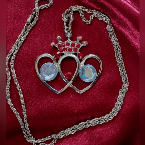 Crown of Hearts Celtic Pendant - Picture 5 of 9